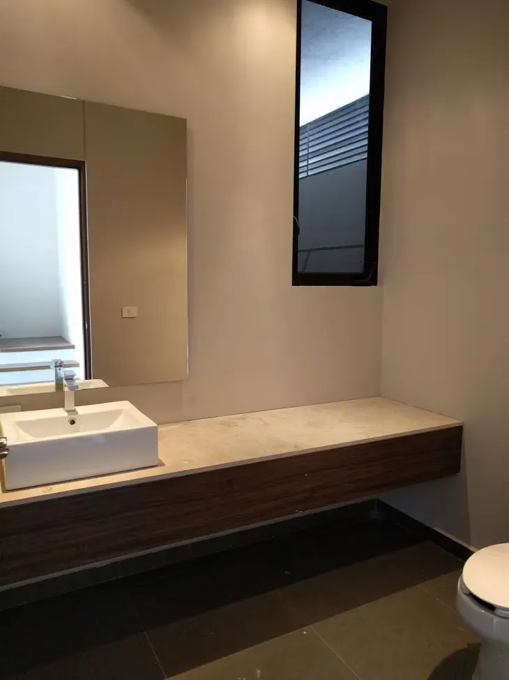 Medio baño de Casa Lomas de Juriquilla